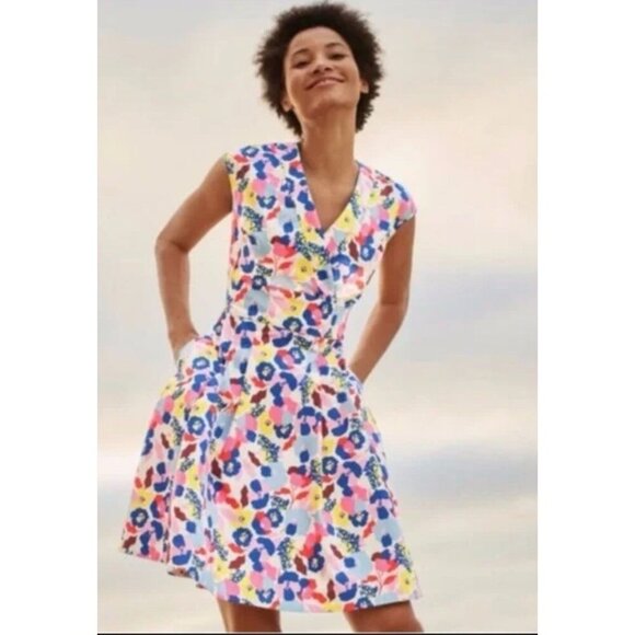 Boden Dresses & Skirts - Boden Women Dress Floral Shift Dress US Size 2 R Clemmie Fit & Flare V-neck